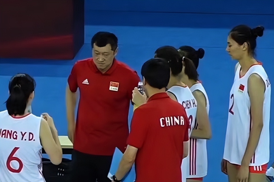 一场2-1绝杀，让中国队争冠起死回生，还送亚洲冠军2连败的简单介绍