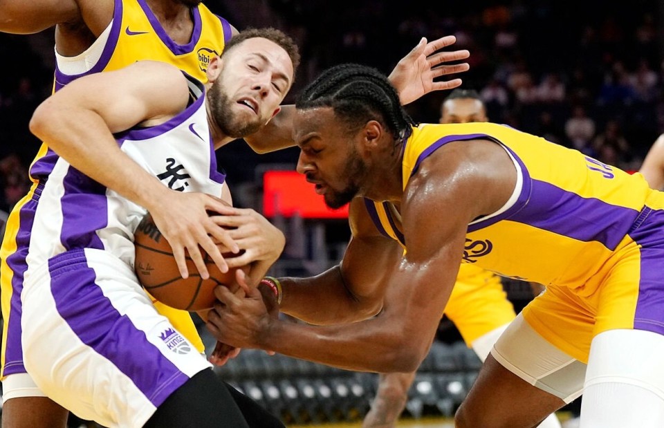 三亿体育官网-包含NBA夏联决赛对阵：黄蜂29分大胜会师国王两队均5胜0负争的词条