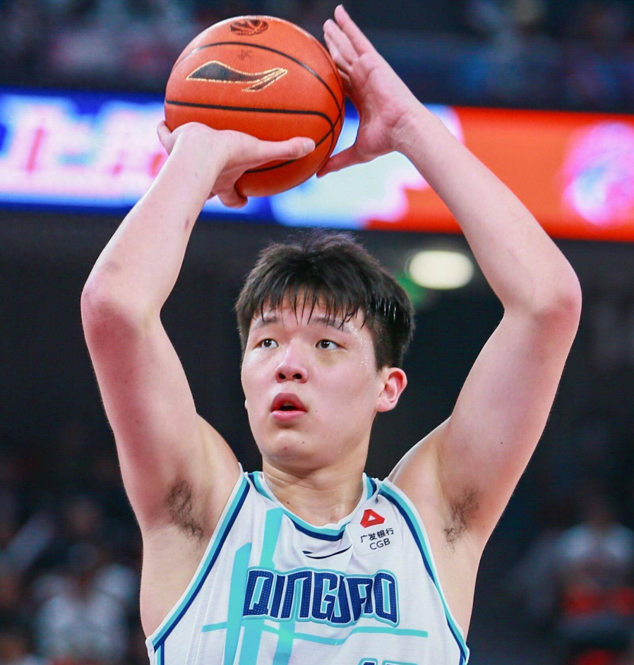 关于杨瀚森夏联场均10分5板2.3帽屡次贡献惊艳妙传的信息
